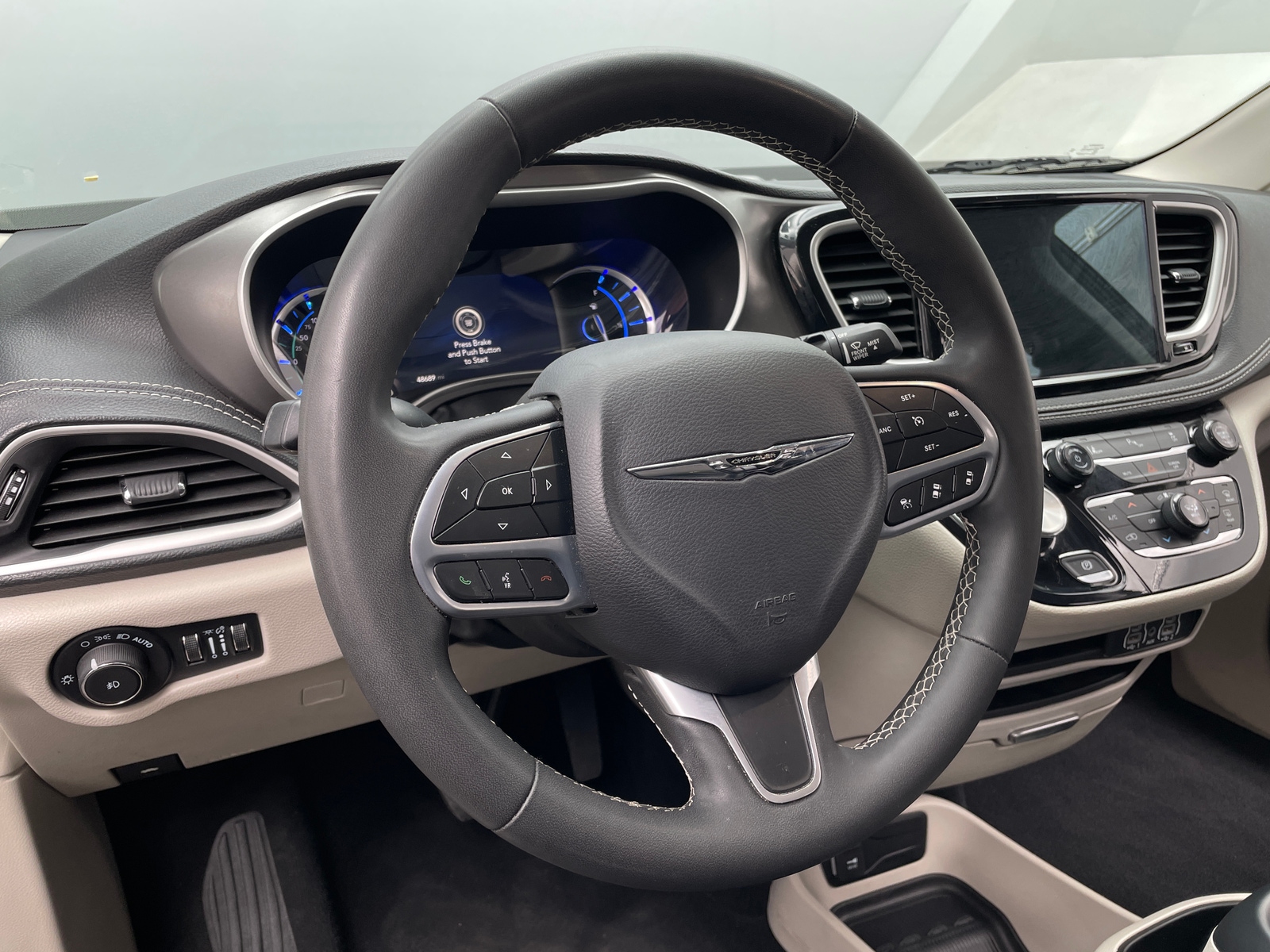 Thumbnail: 2024 Chrysler Pacifica - 4