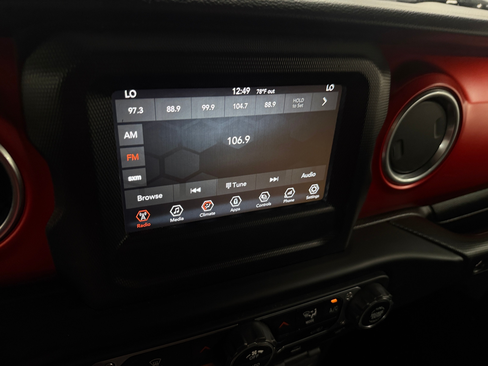 Thumbnail: 2021 Jeep Gladiator - 4