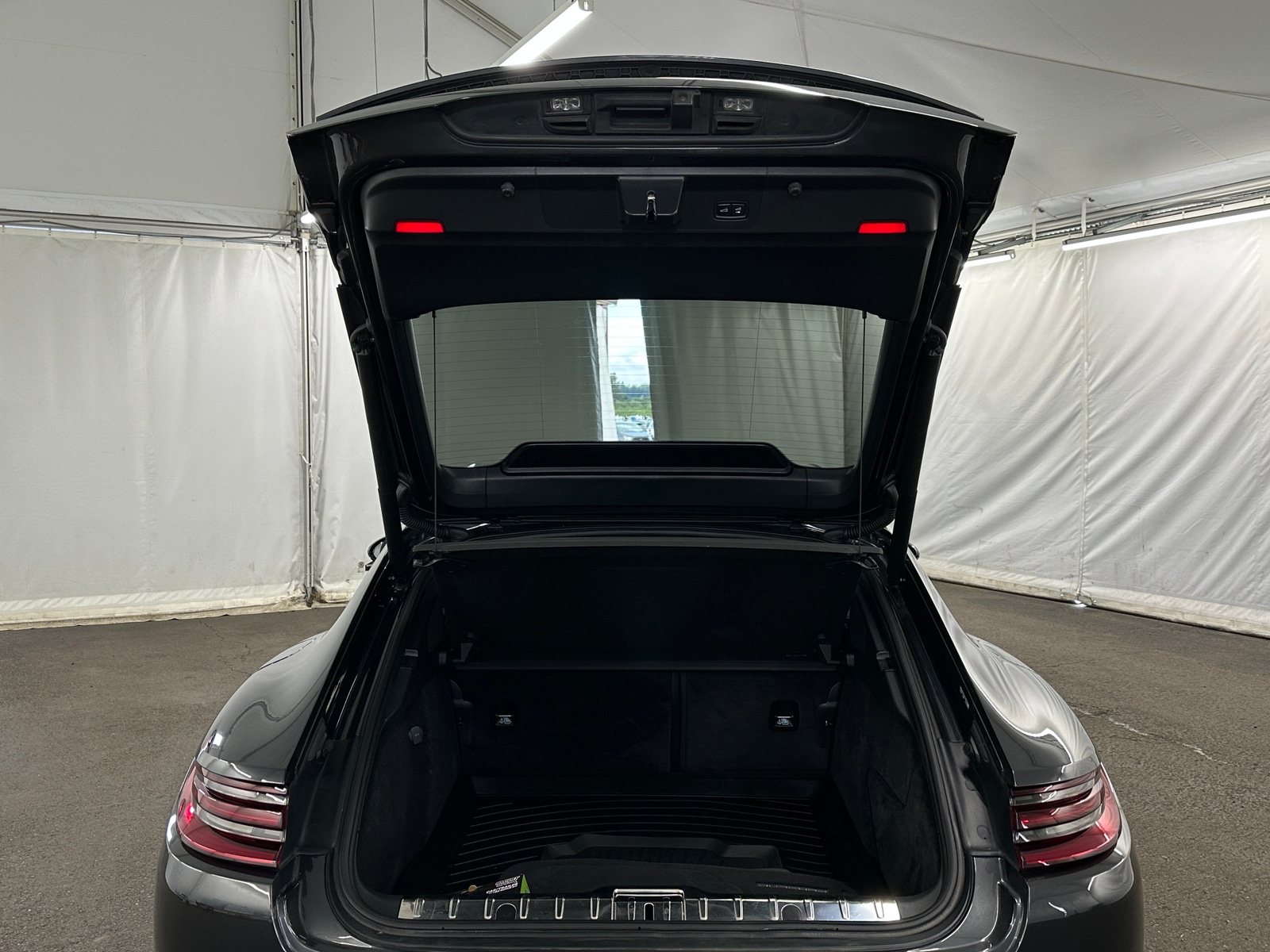 Thumbnail: 2018 Porsche Panamera - 6