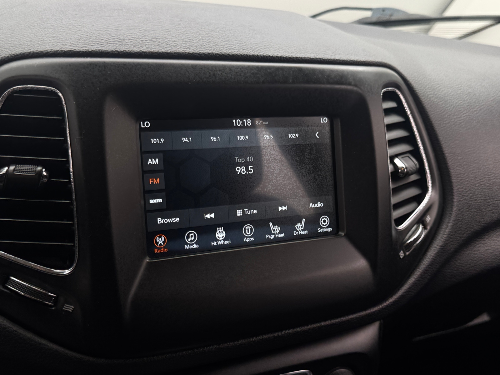 Thumbnail: 2017 Jeep Compass - 4