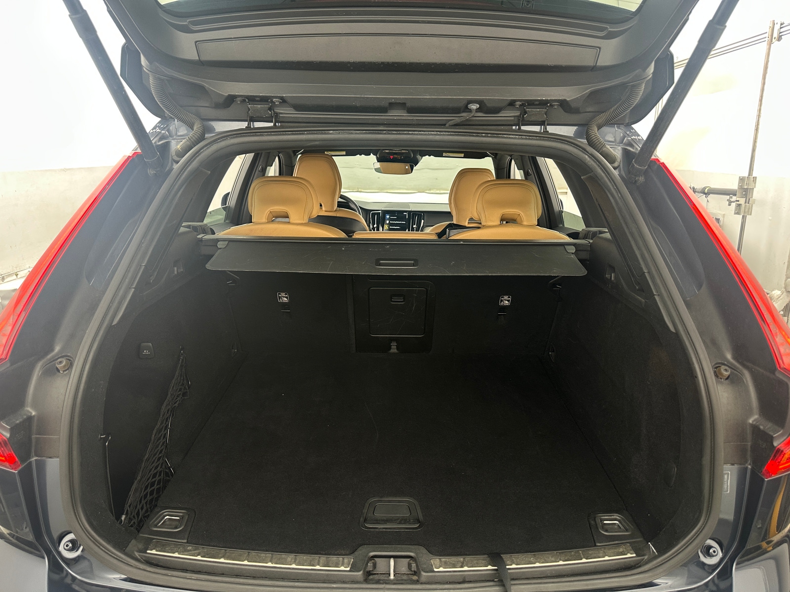 Thumbnail: 2020 Volvo XC60 - 6