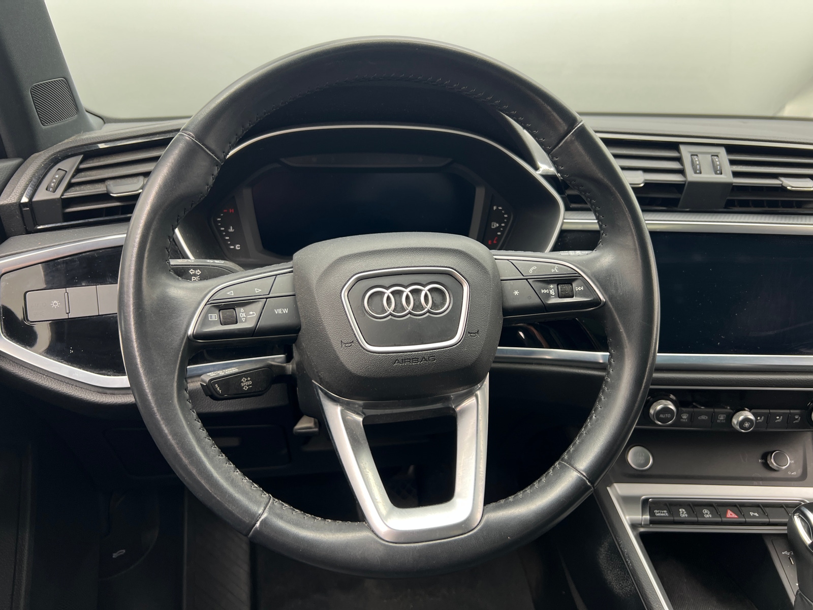 Thumbnail: 2020 Audi Q3 - 4