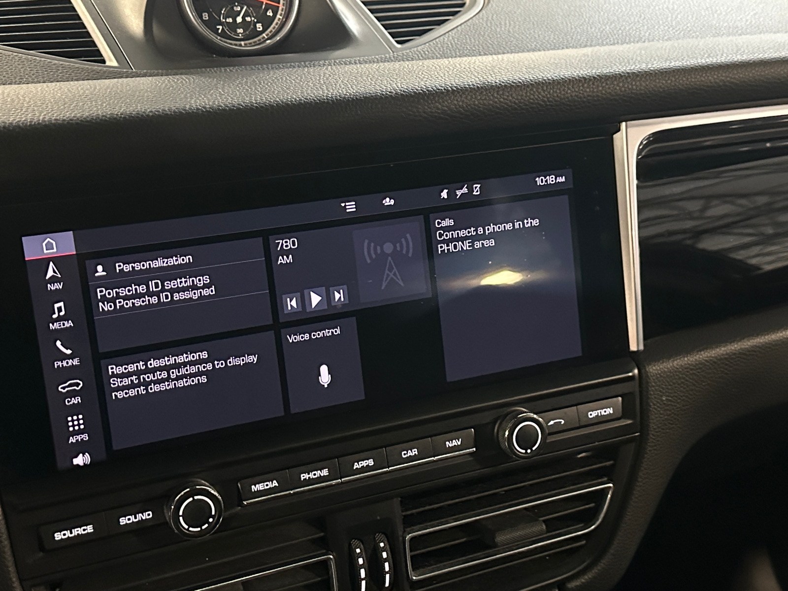 Thumbnail: 2021 Porsche Macan - 3