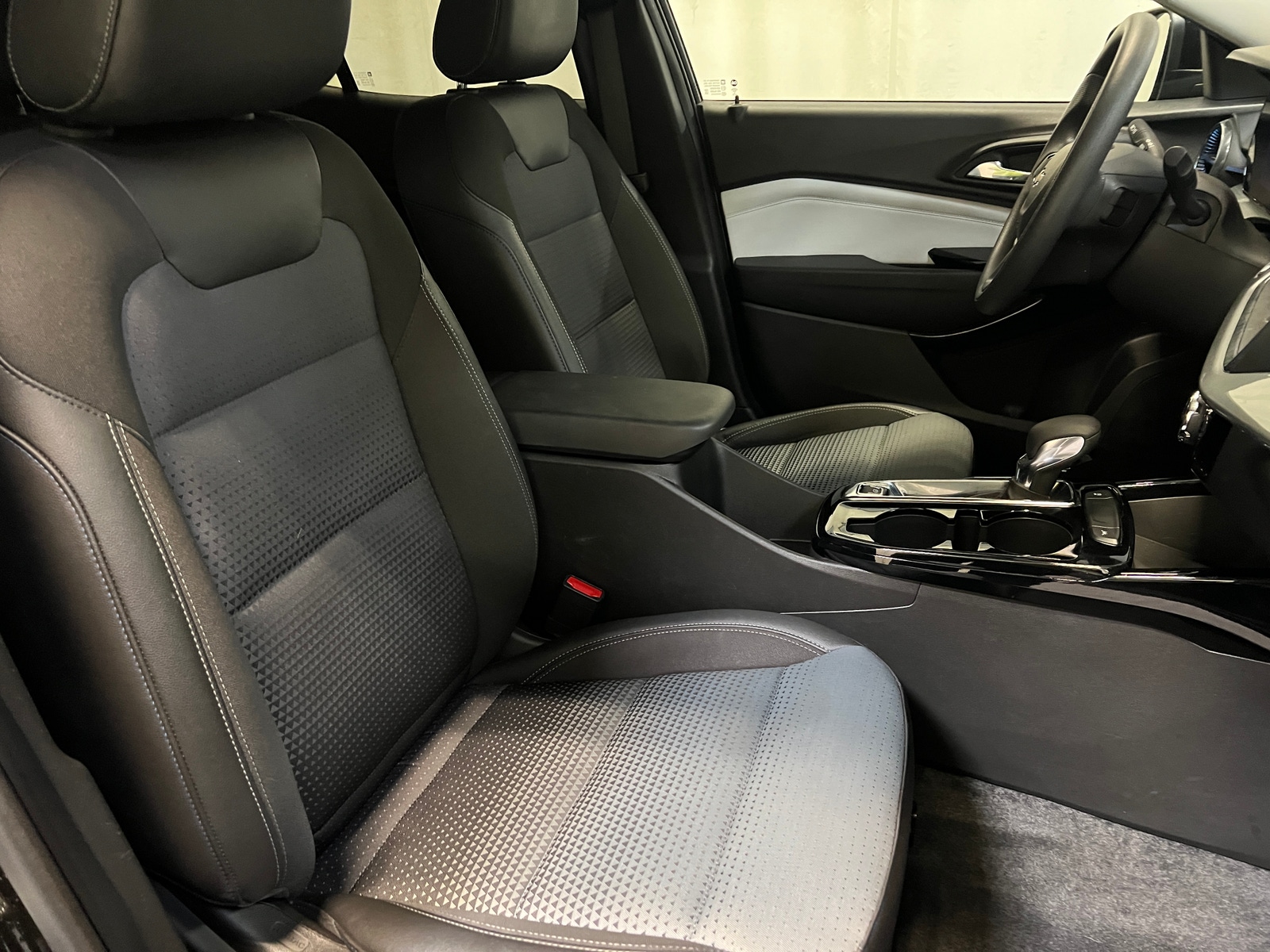 Thumbnail: 2025 Chevrolet Trax - 2