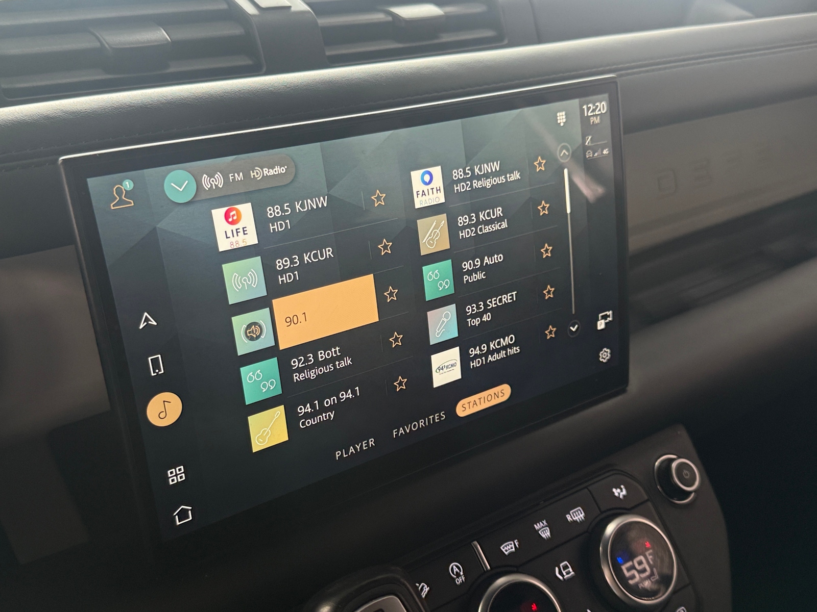 Thumbnail: 2022 Land Rover Defender - 3