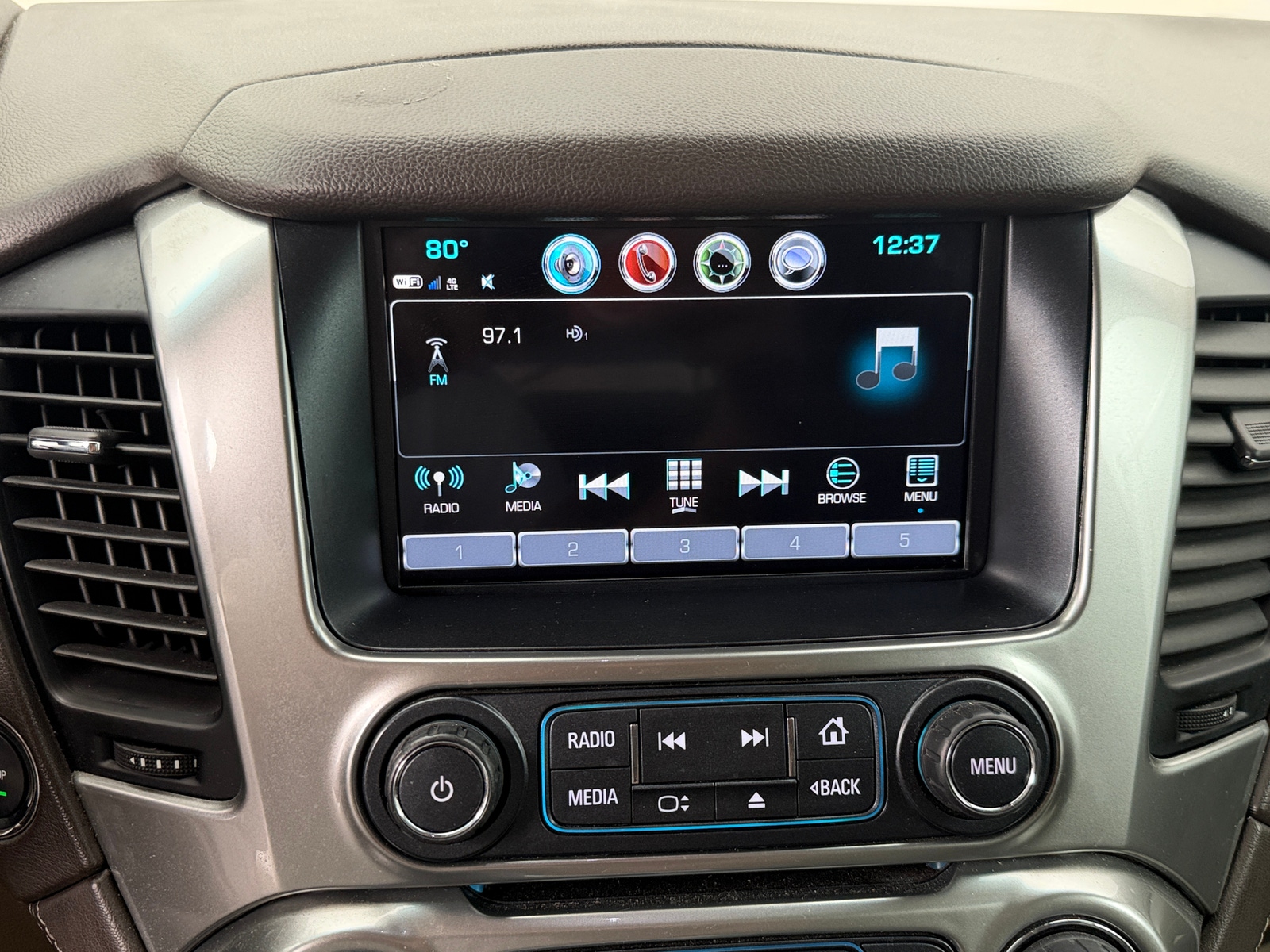 Thumbnail: 2020 Chevrolet Suburban - 3
