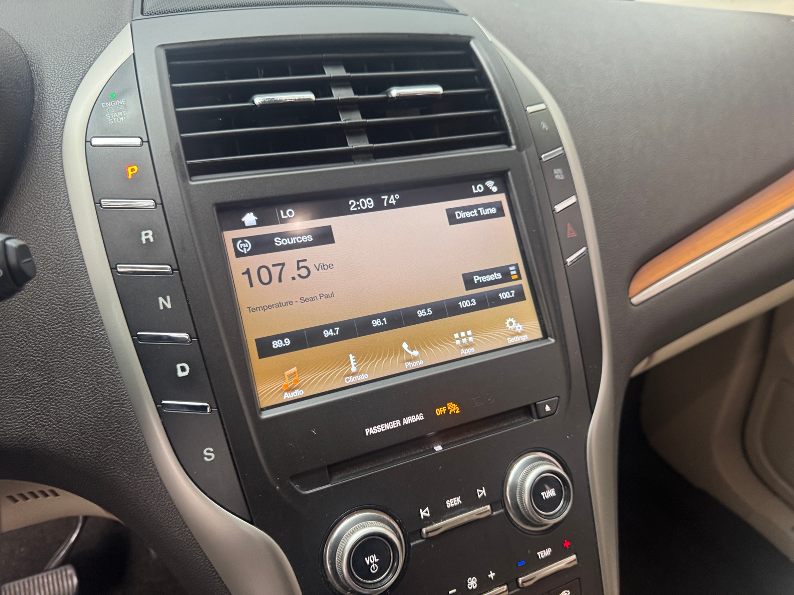 Thumbnail: 2017 Lincoln MKC - 3