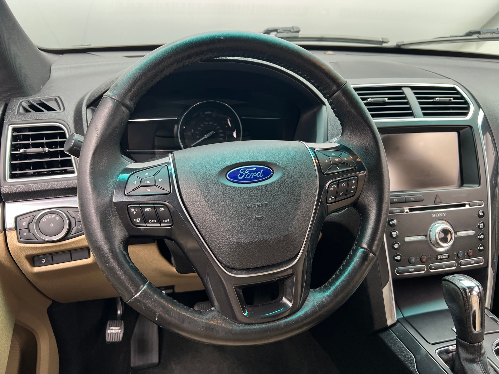 Thumbnail: 2016 Ford Explorer - 4