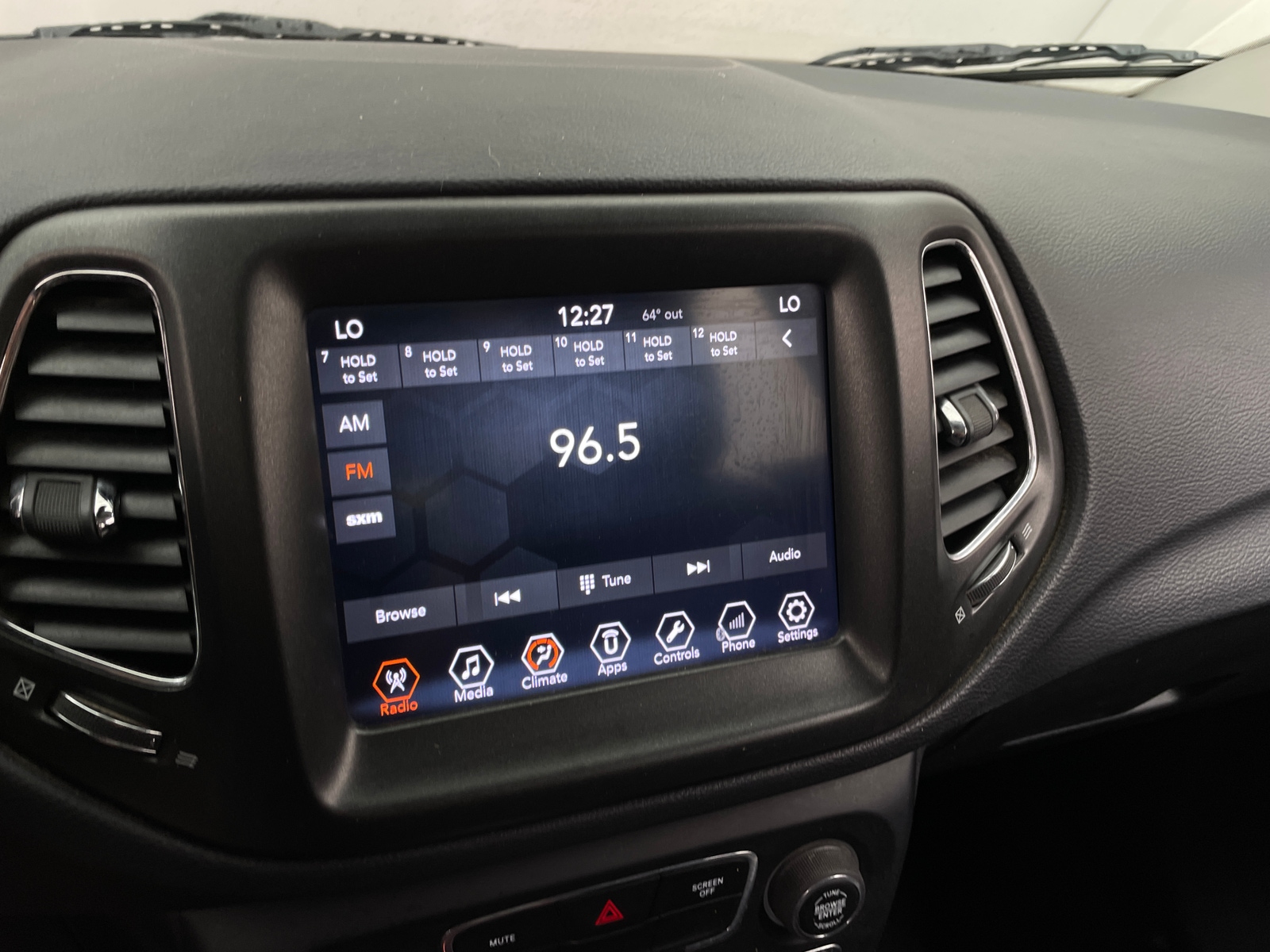 Thumbnail: 2018 Jeep Compass - 3