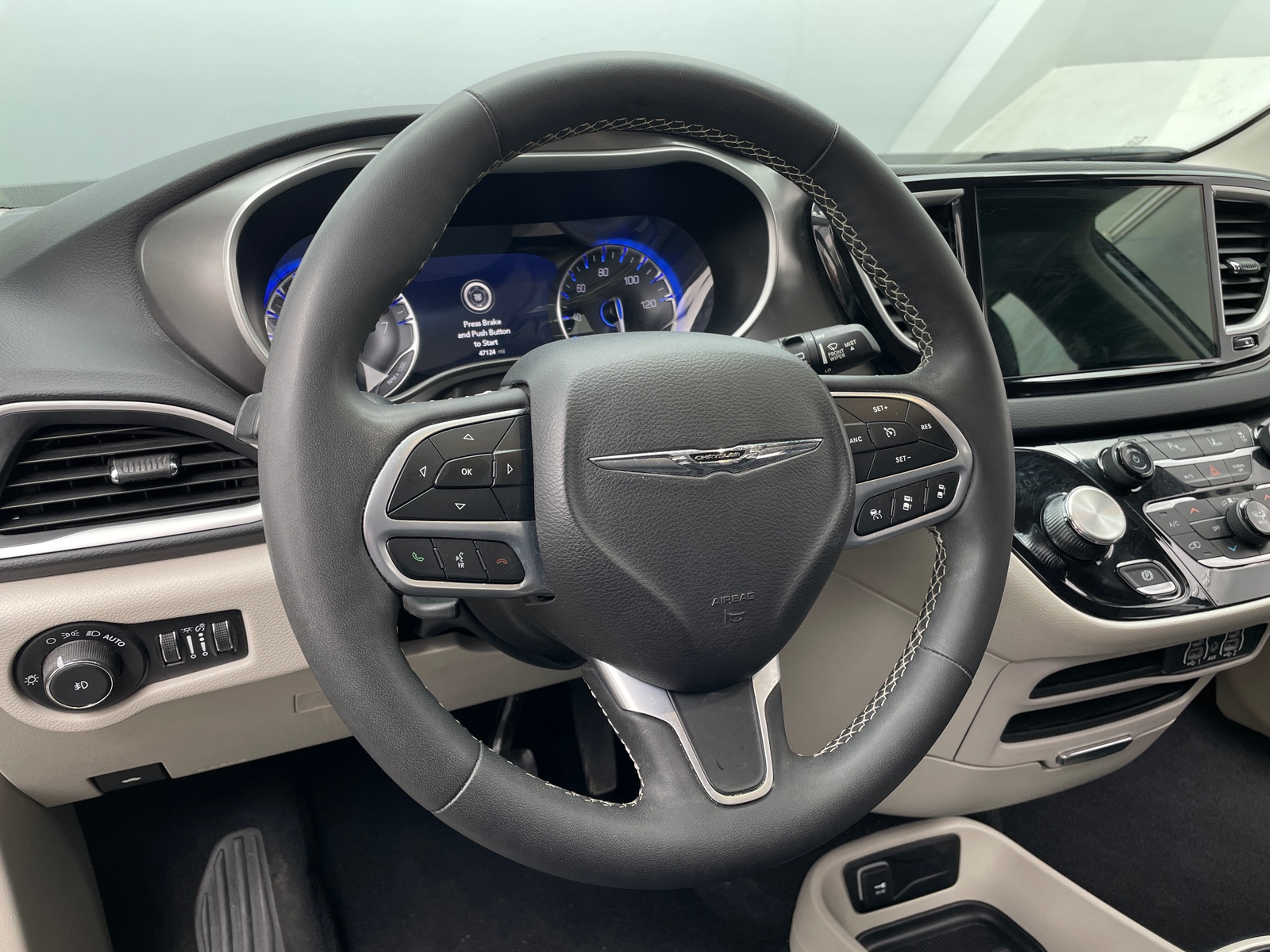 Thumbnail: 2024 Chrysler Pacifica - 4