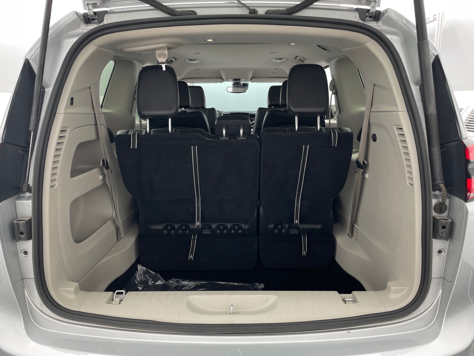 Thumbnail: 2024 Chrysler Pacifica - 6