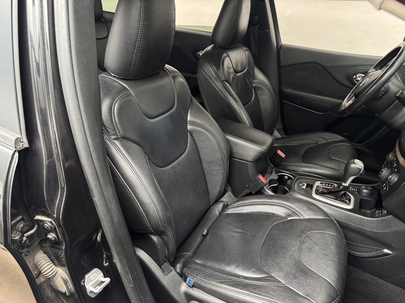 Thumbnail: 2016 Jeep Cherokee - 2