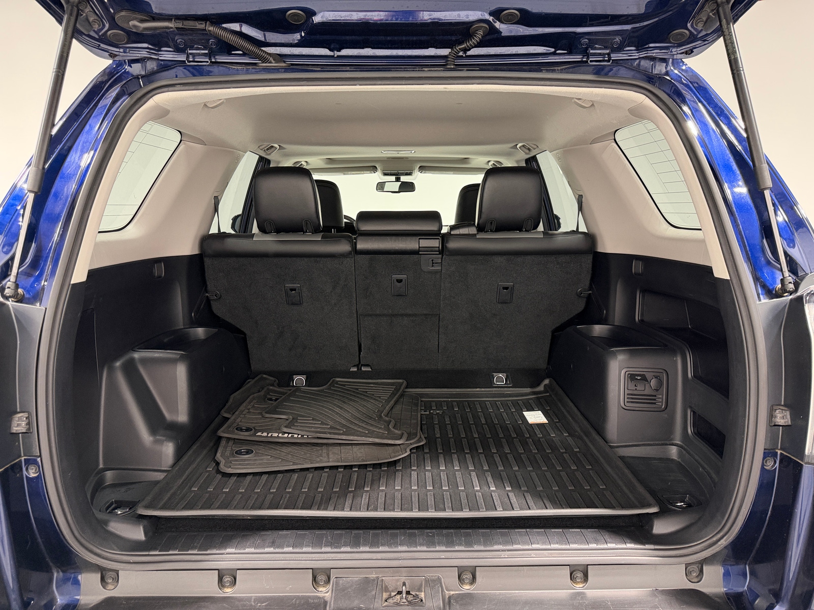 Thumbnail: 2015 Toyota 4Runner - 7