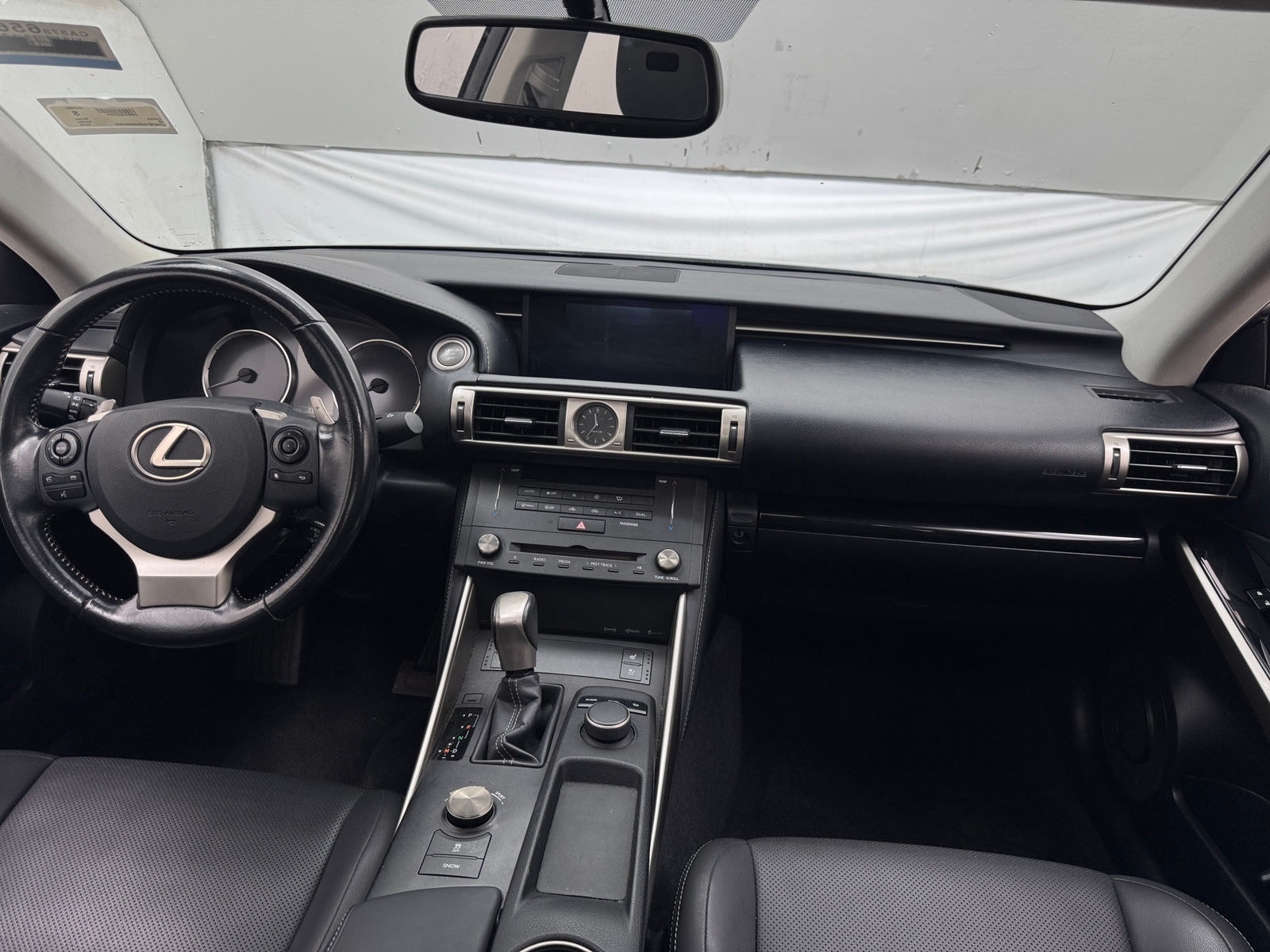 Thumbnail: 2016 Lexus IS - 2
