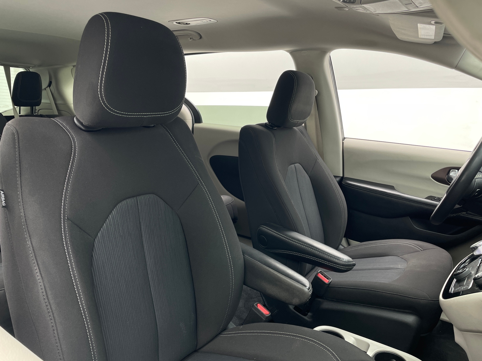 Thumbnail: 2023 Chrysler Voyager - 2