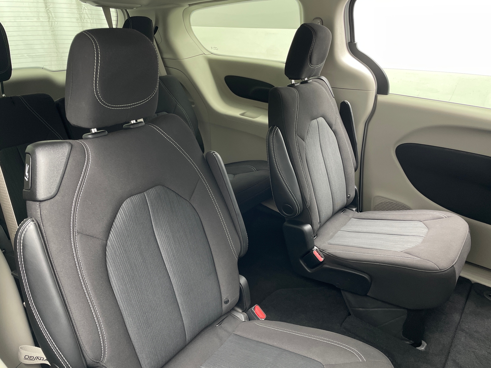 Thumbnail: 2023 Chrysler Voyager - 6
