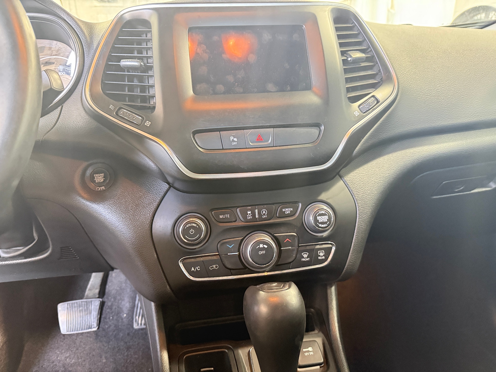 Thumbnail: 2019 Jeep Cherokee - 4