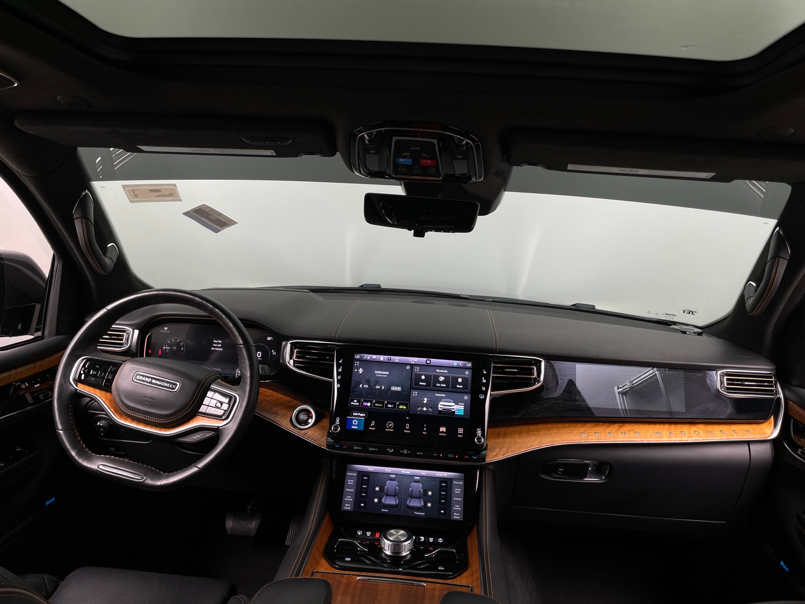 Thumbnail: 2022 Jeep Grand Wagoneer - 2