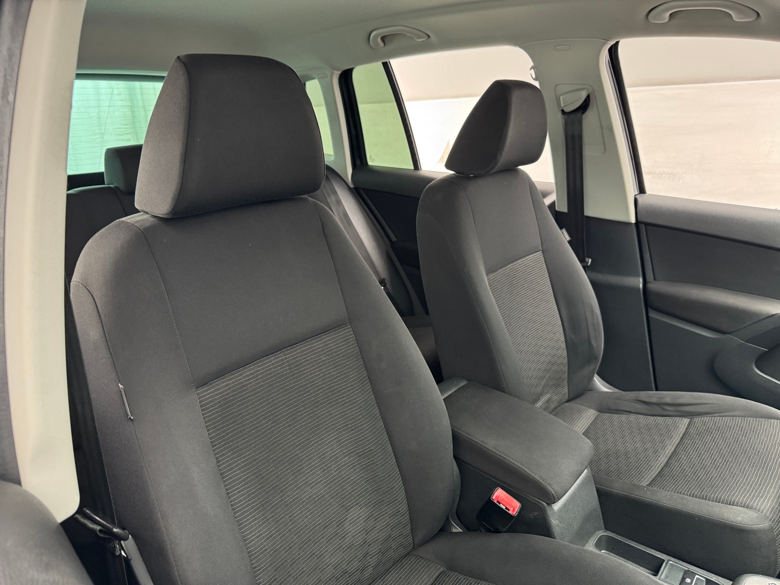 Thumbnail: 2017 Volkswagen Tiguan - 2