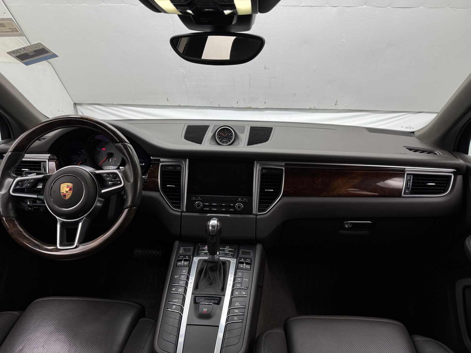 Thumbnail: 2017 Porsche Macan - 2