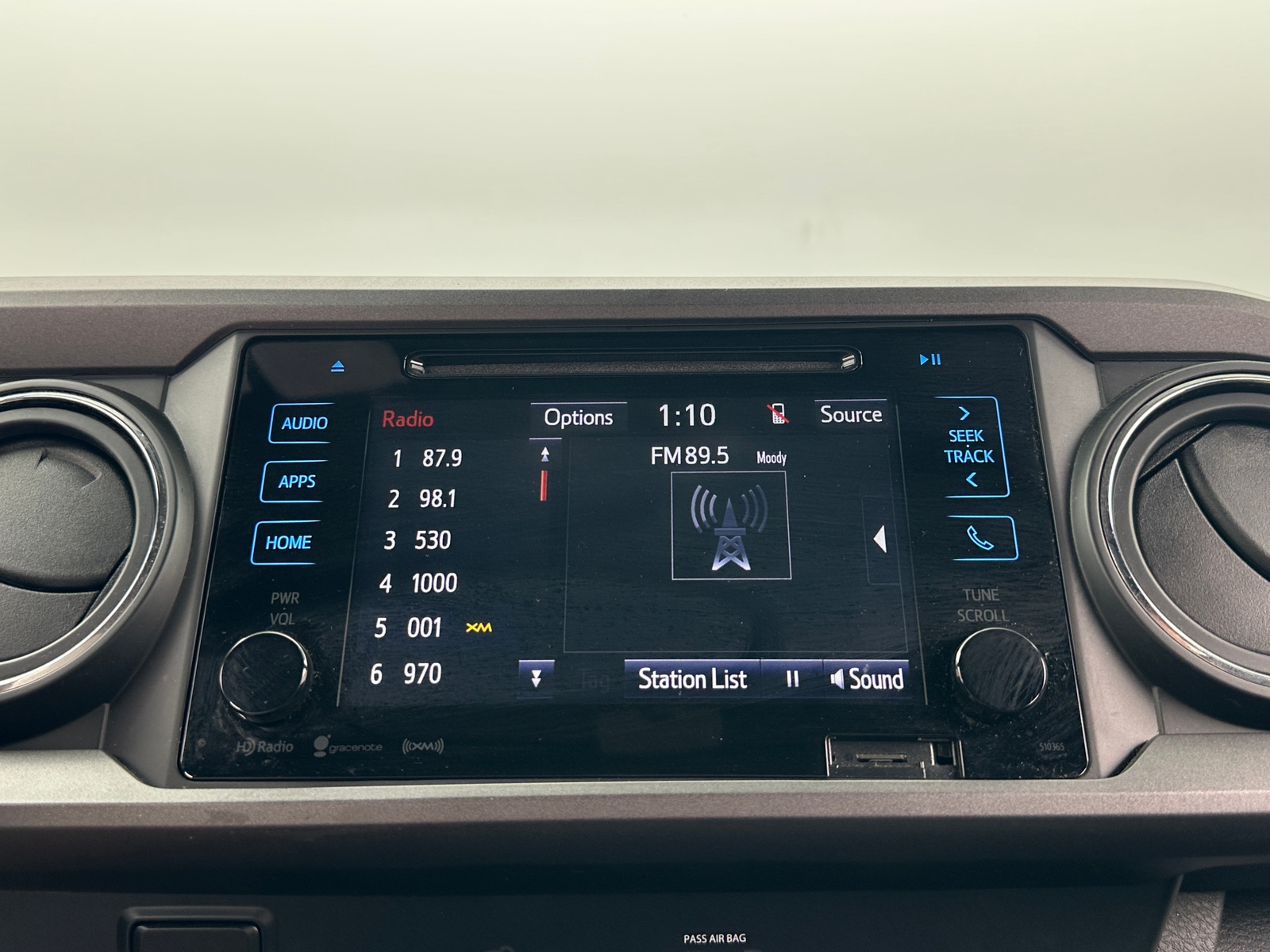 Thumbnail: 2019 Toyota Tacoma - 4