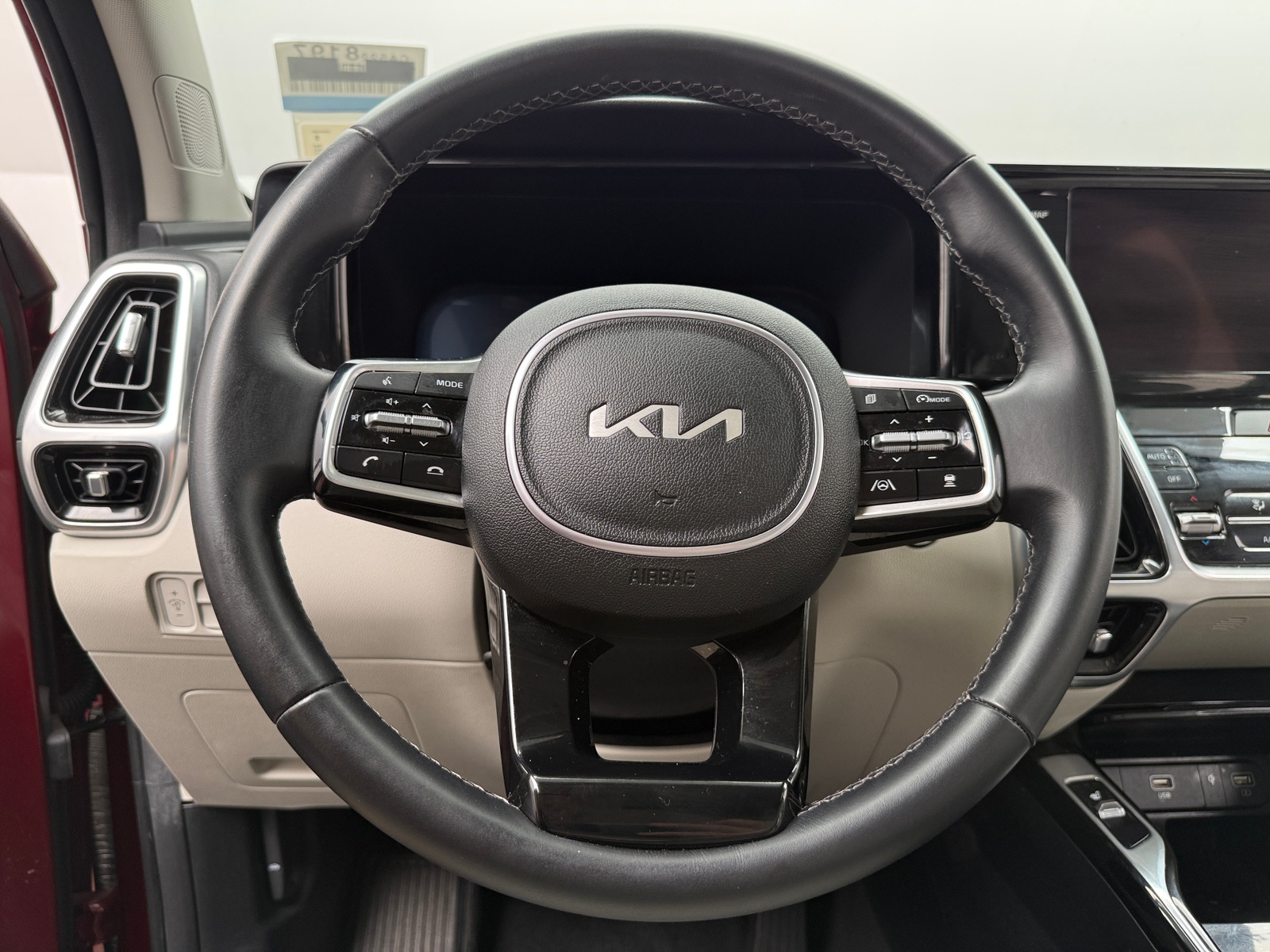 Thumbnail: 2023 Kia Sorento - 4