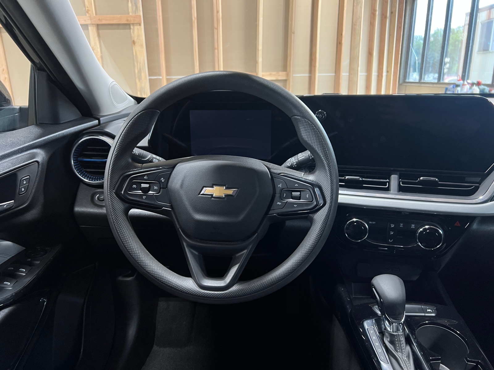 Thumbnail: 2025 Chevrolet Trax - 5
