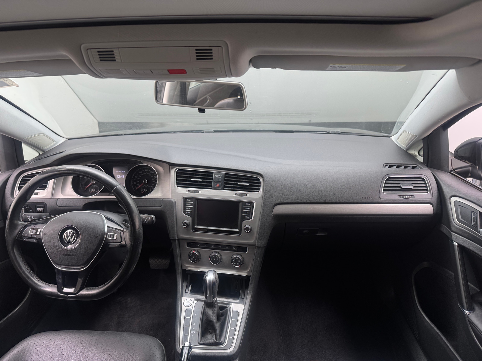 Thumbnail: 2016 Volkswagen e-Golf - 3