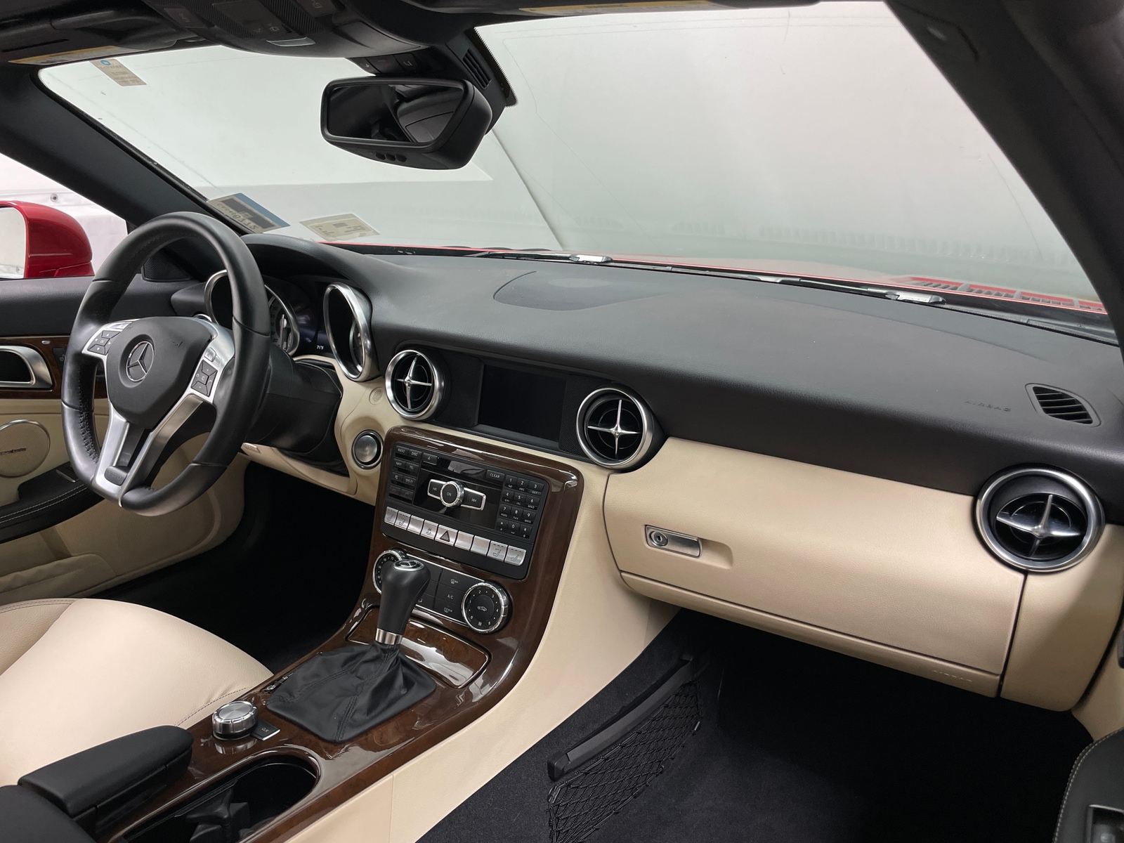 Thumbnail: 2015 Mercedes-Benz SLK - 3