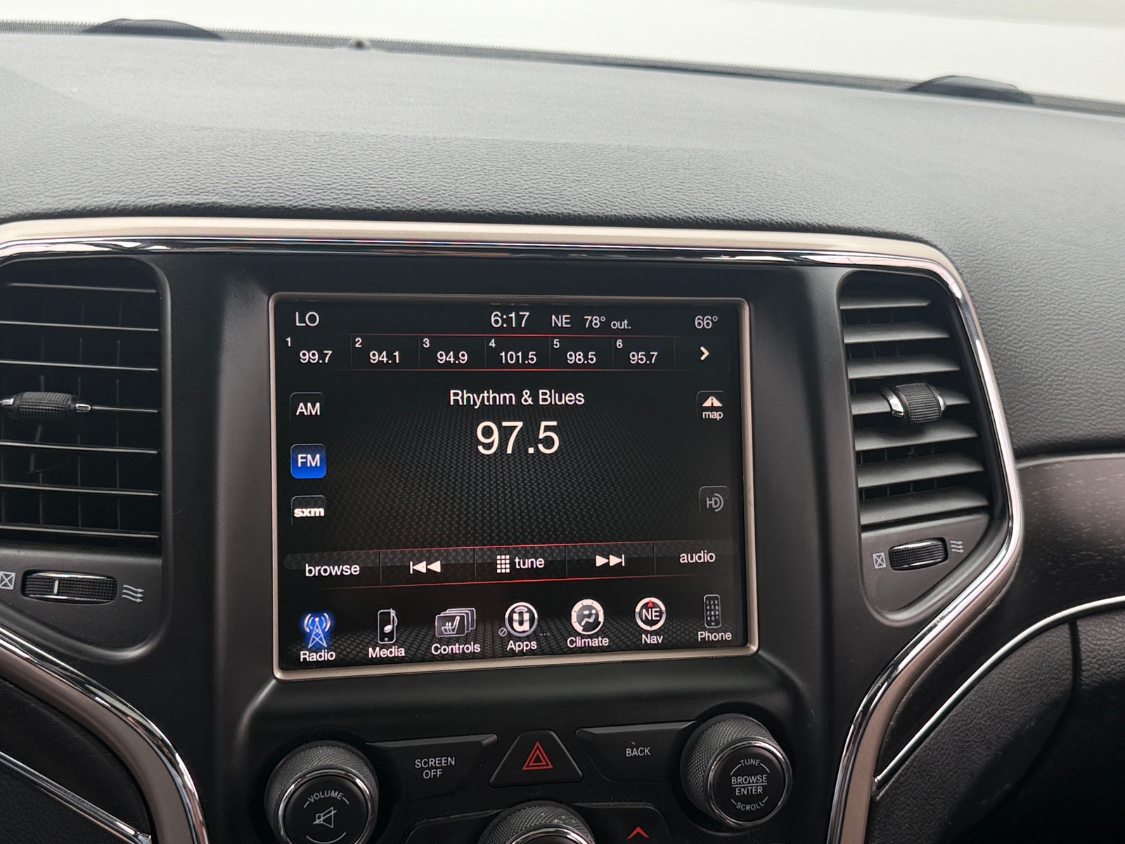Thumbnail: 2016 Jeep Grand Cherokee - 3