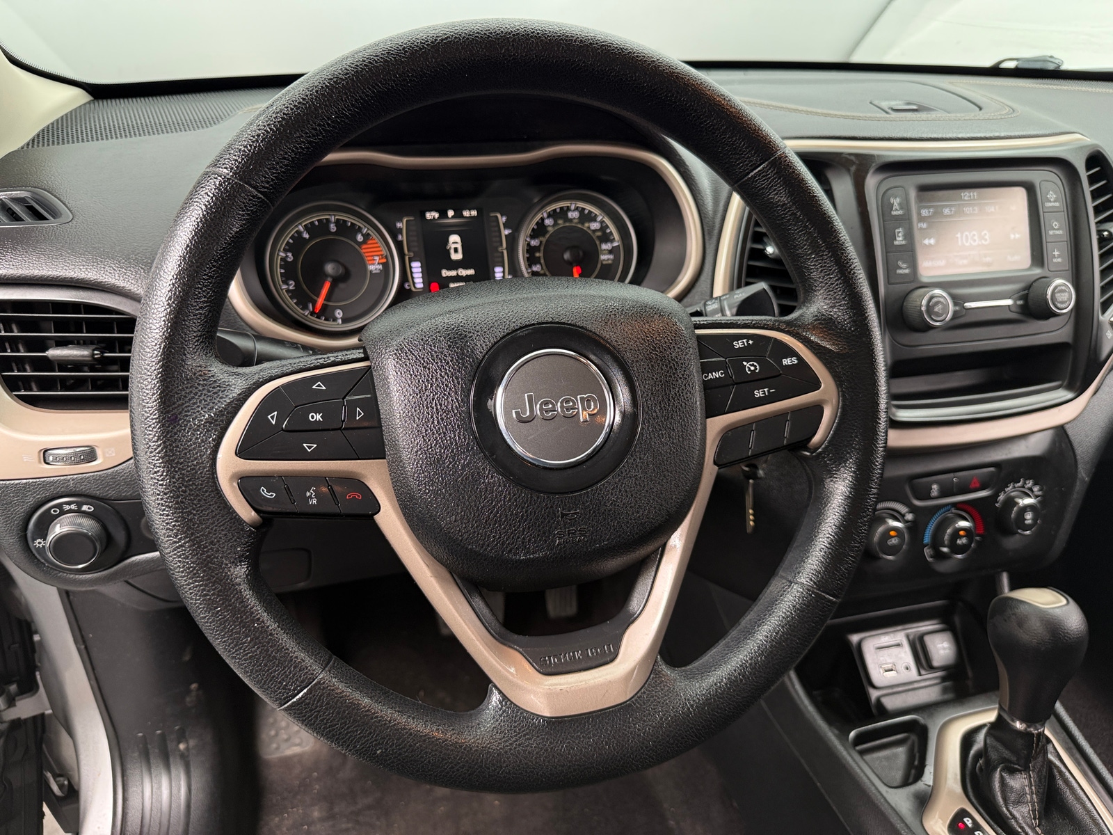 Thumbnail: 2016 Jeep Cherokee - 5