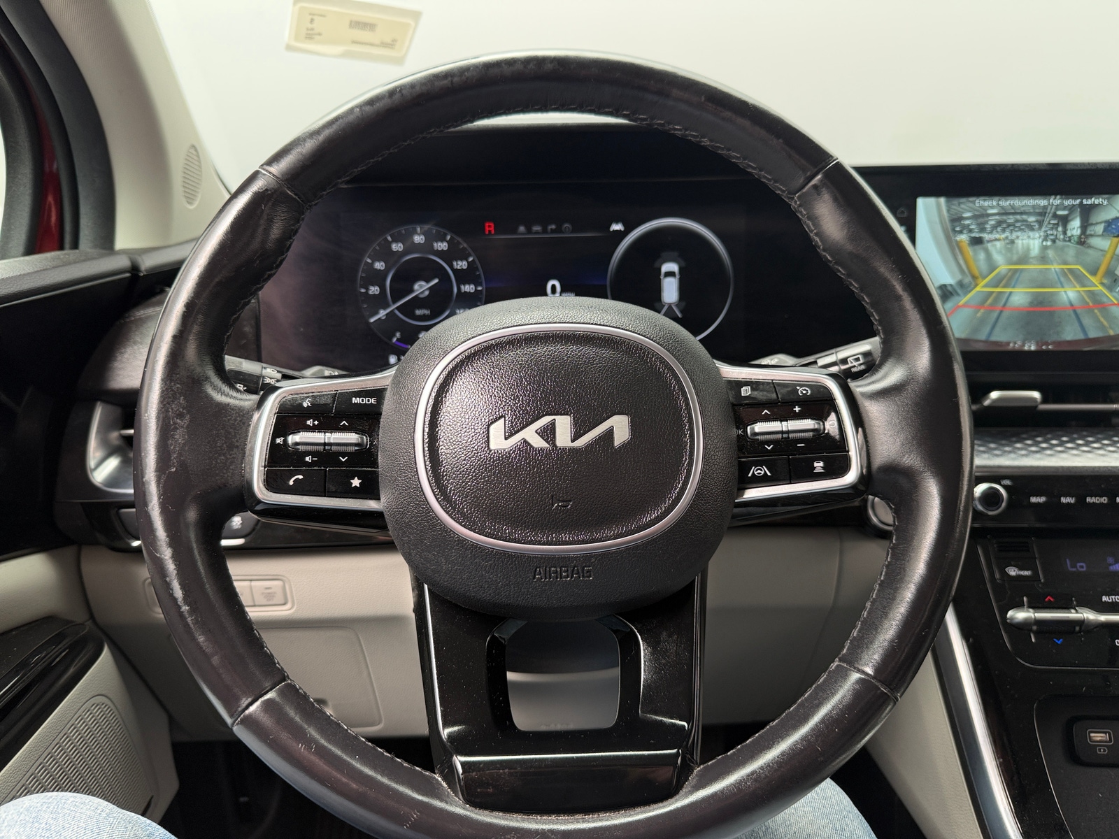 Thumbnail: 2023 Kia Carnival - 4