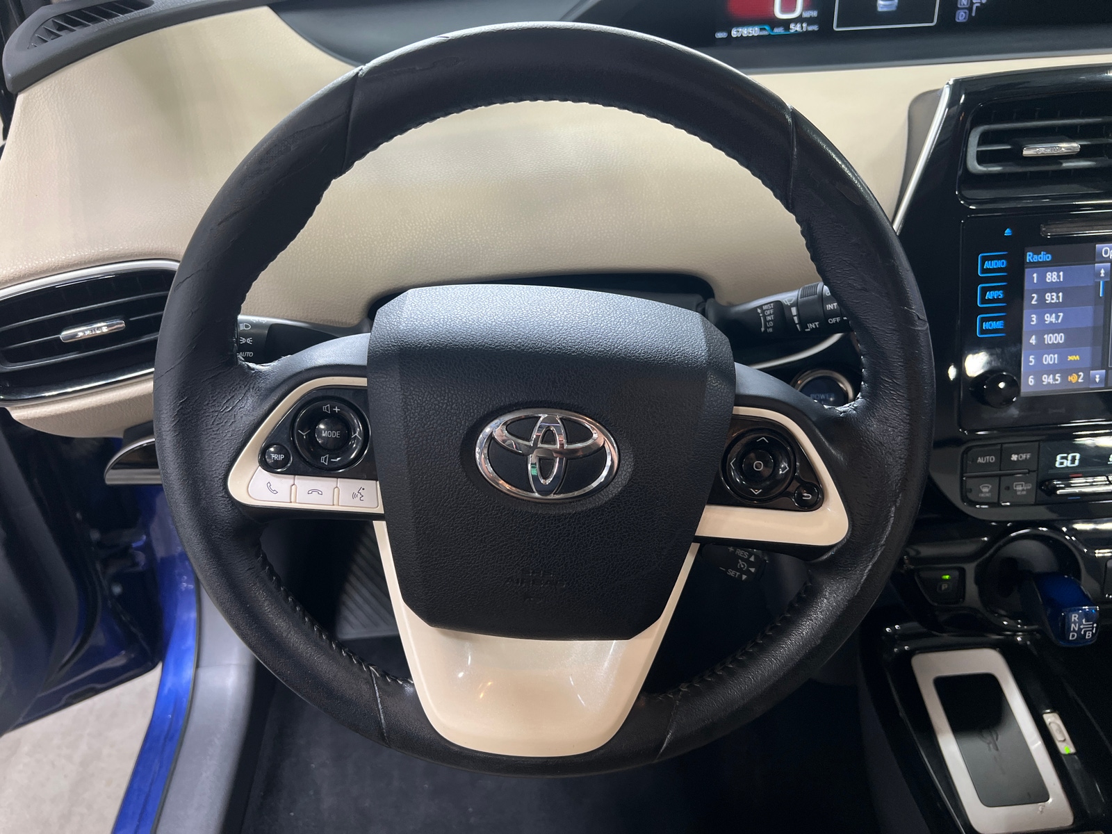 Thumbnail: 2016 Toyota Prius - 5