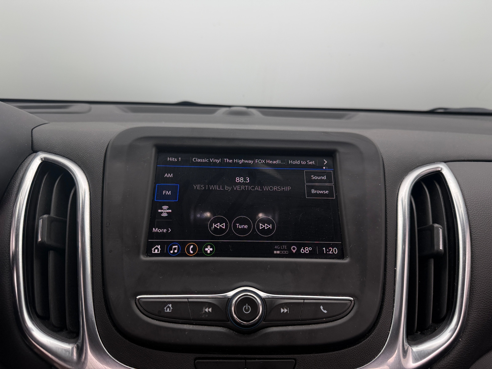 Thumbnail: 2022 Chevrolet Equinox - 4