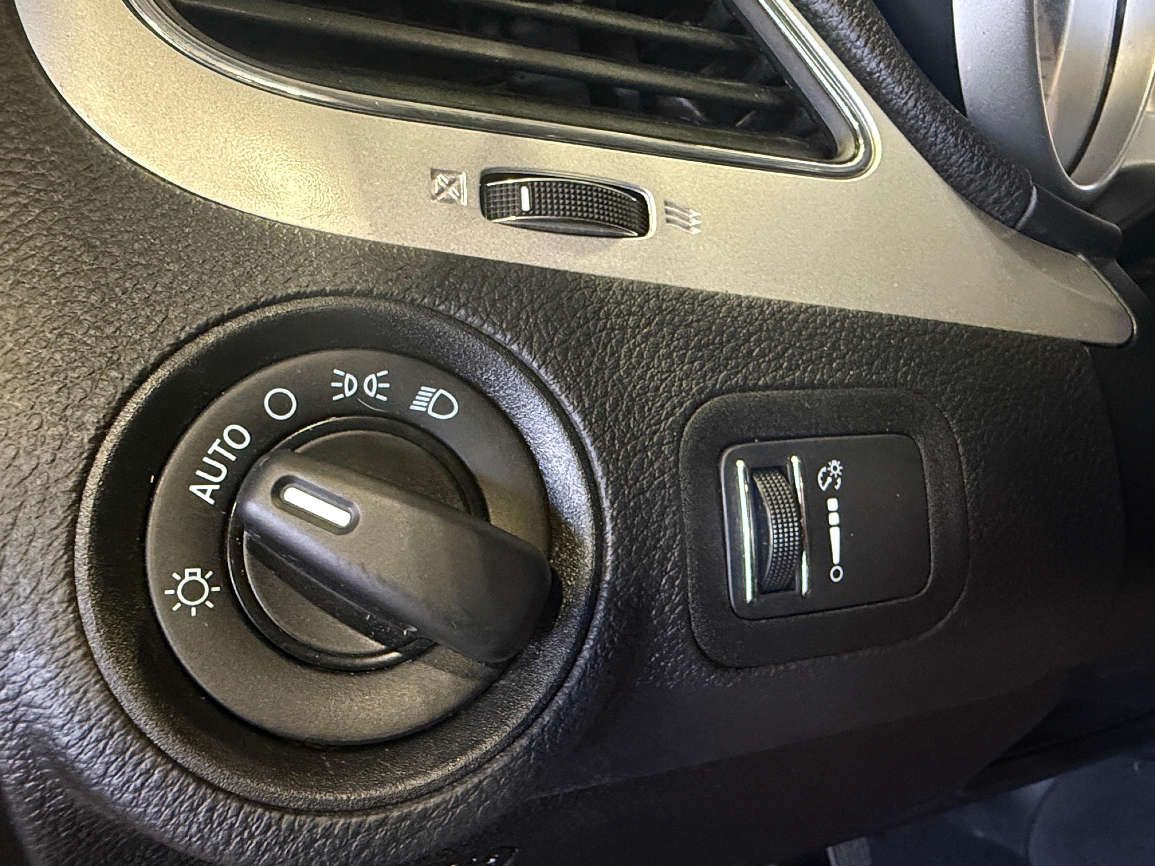 Used 2018 Dodge Journey SE with VIN 3C4PDCAB9JT236817 for sale in Auburn, WA