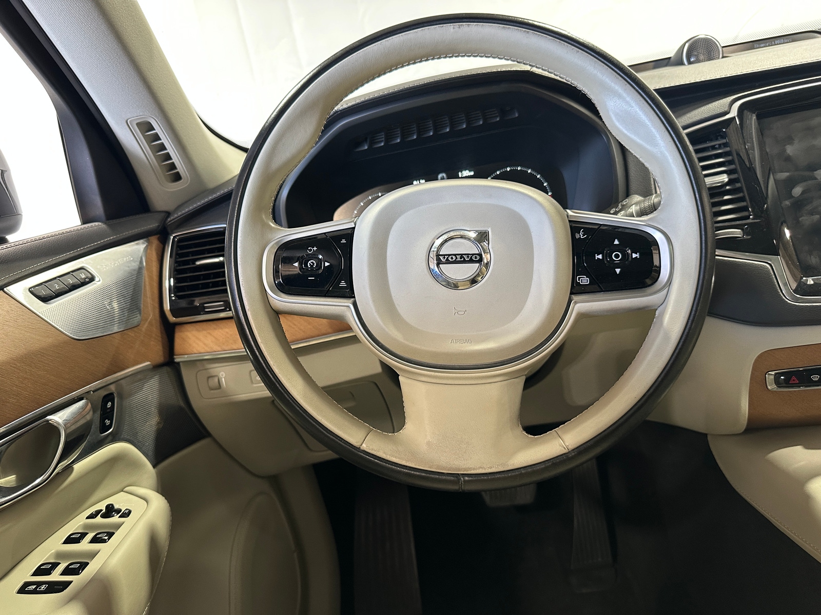 Thumbnail: 2019 Volvo XC90 - 4