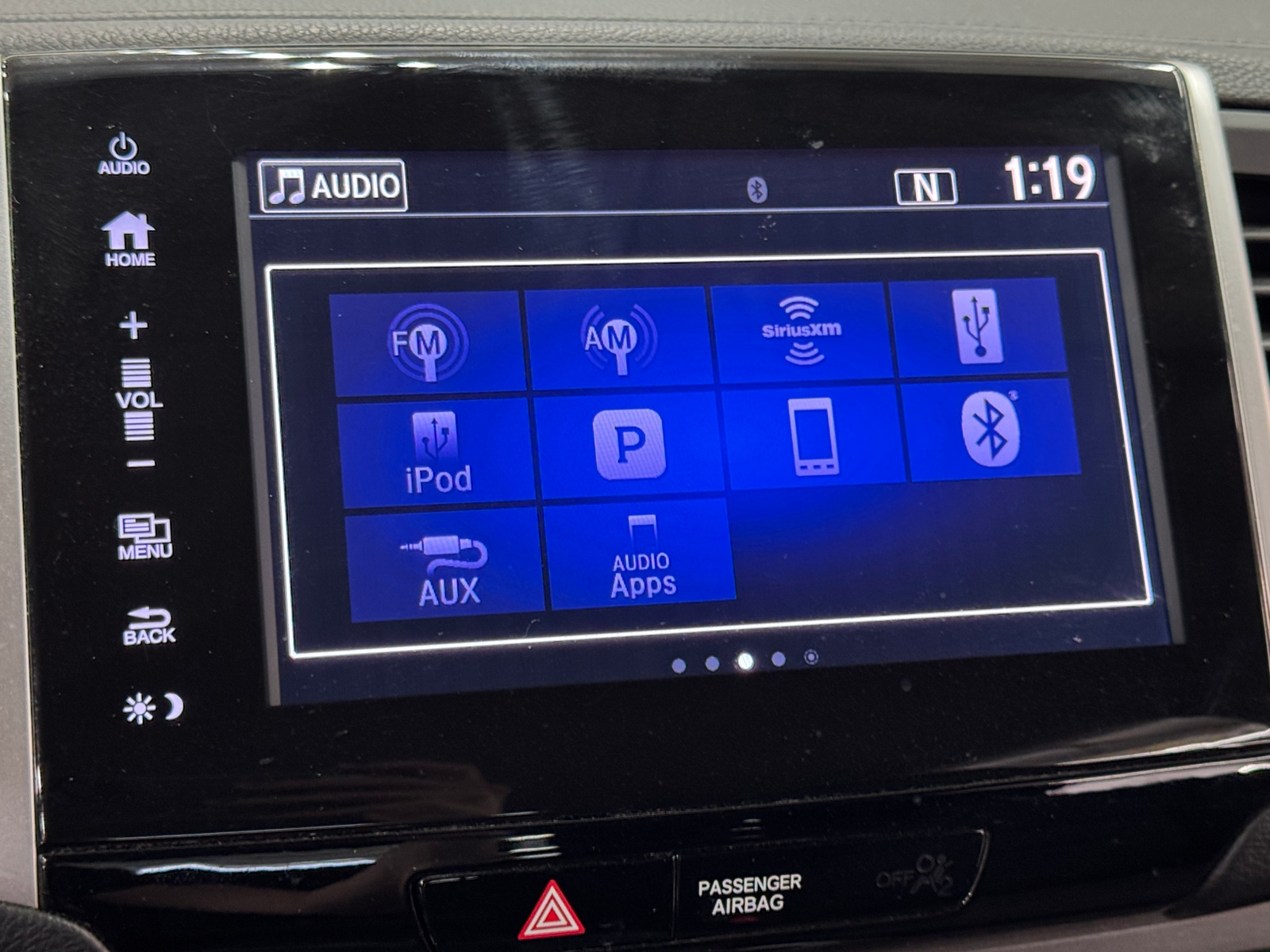 Thumbnail: 2017 Honda Pilot - 4