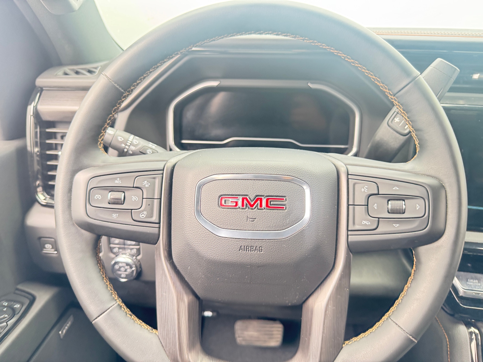 Thumbnail: 2024 GMC Sierra 2500 - 4