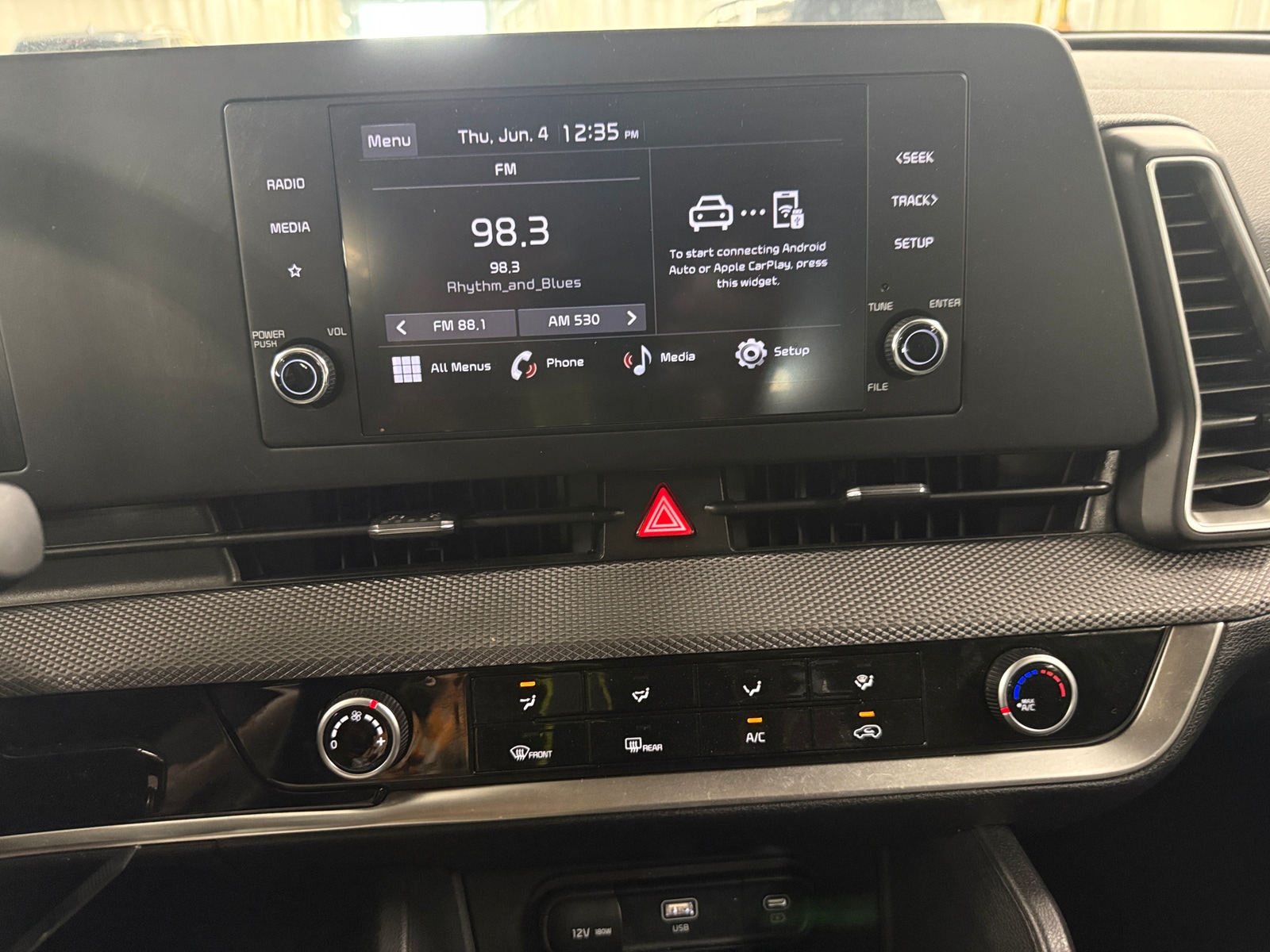 Thumbnail: 2023 Kia Sportage - 4