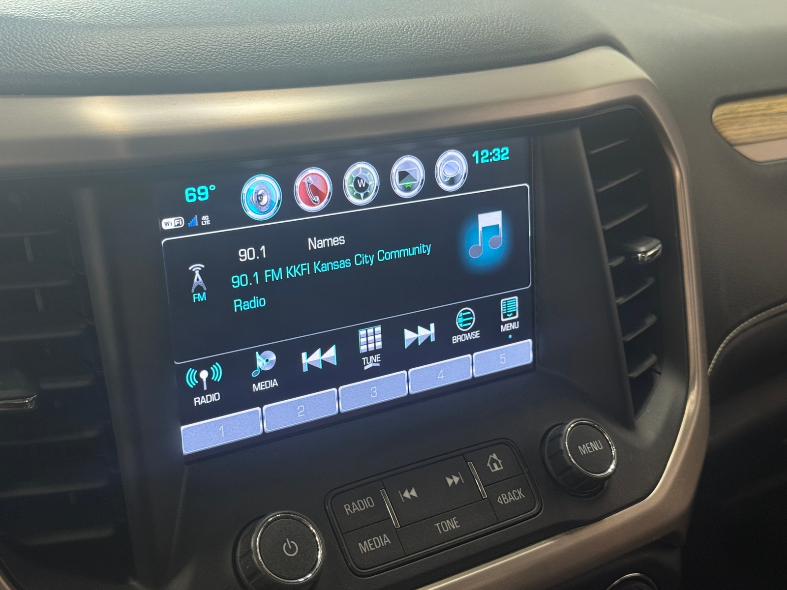 Thumbnail: 2017 GMC Acadia - 3