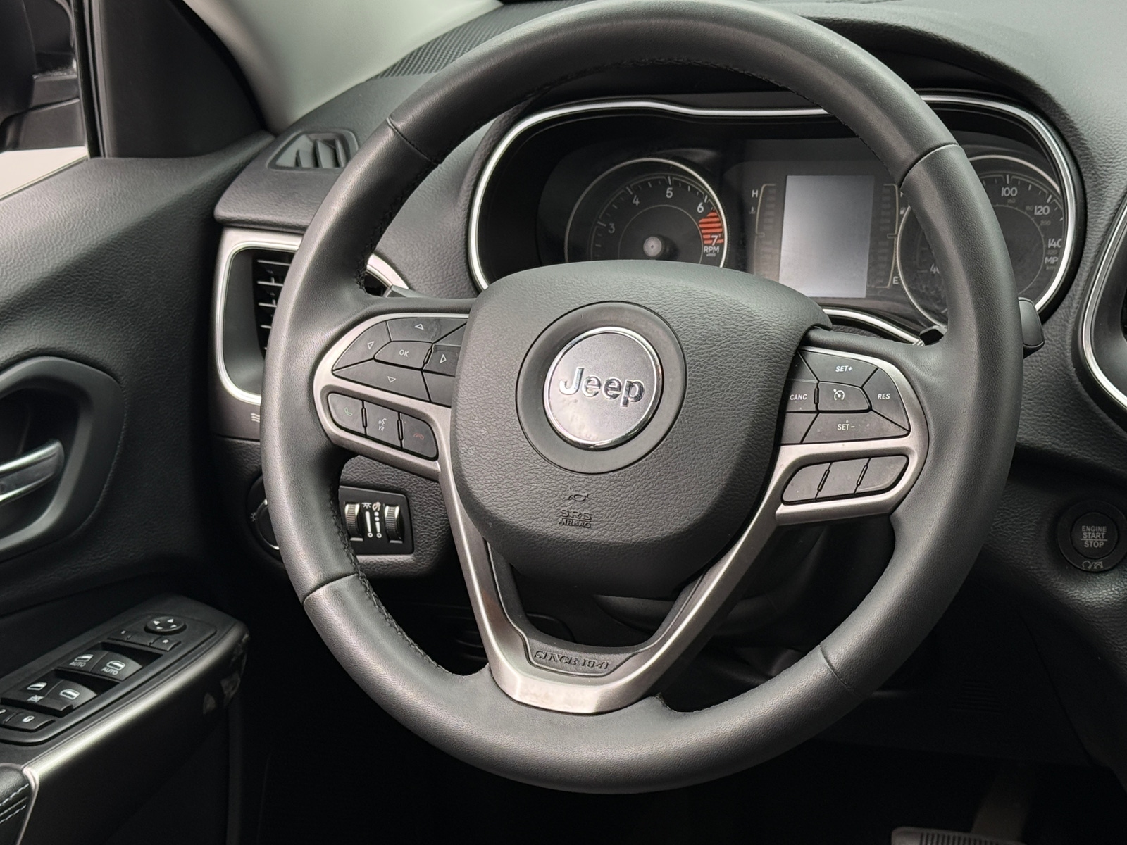 Thumbnail: 2020 Jeep Cherokee - 5