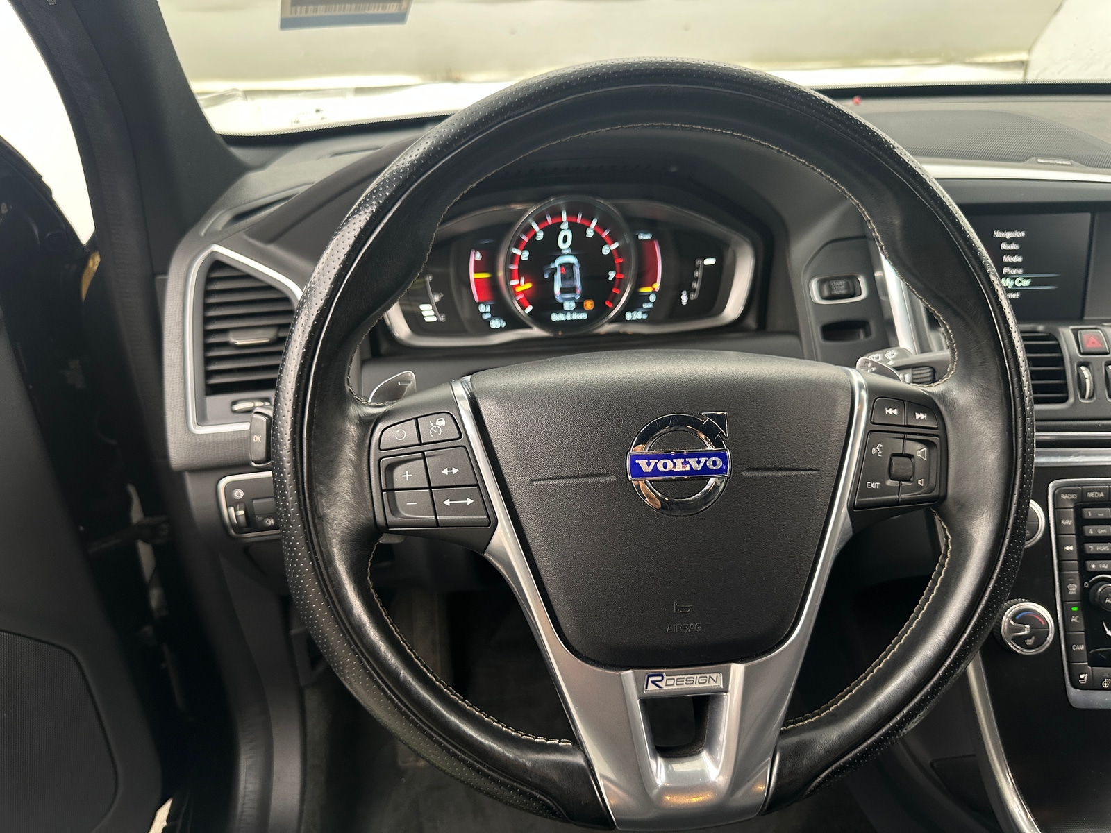 Thumbnail: 2015 Volvo XC60 - 4
