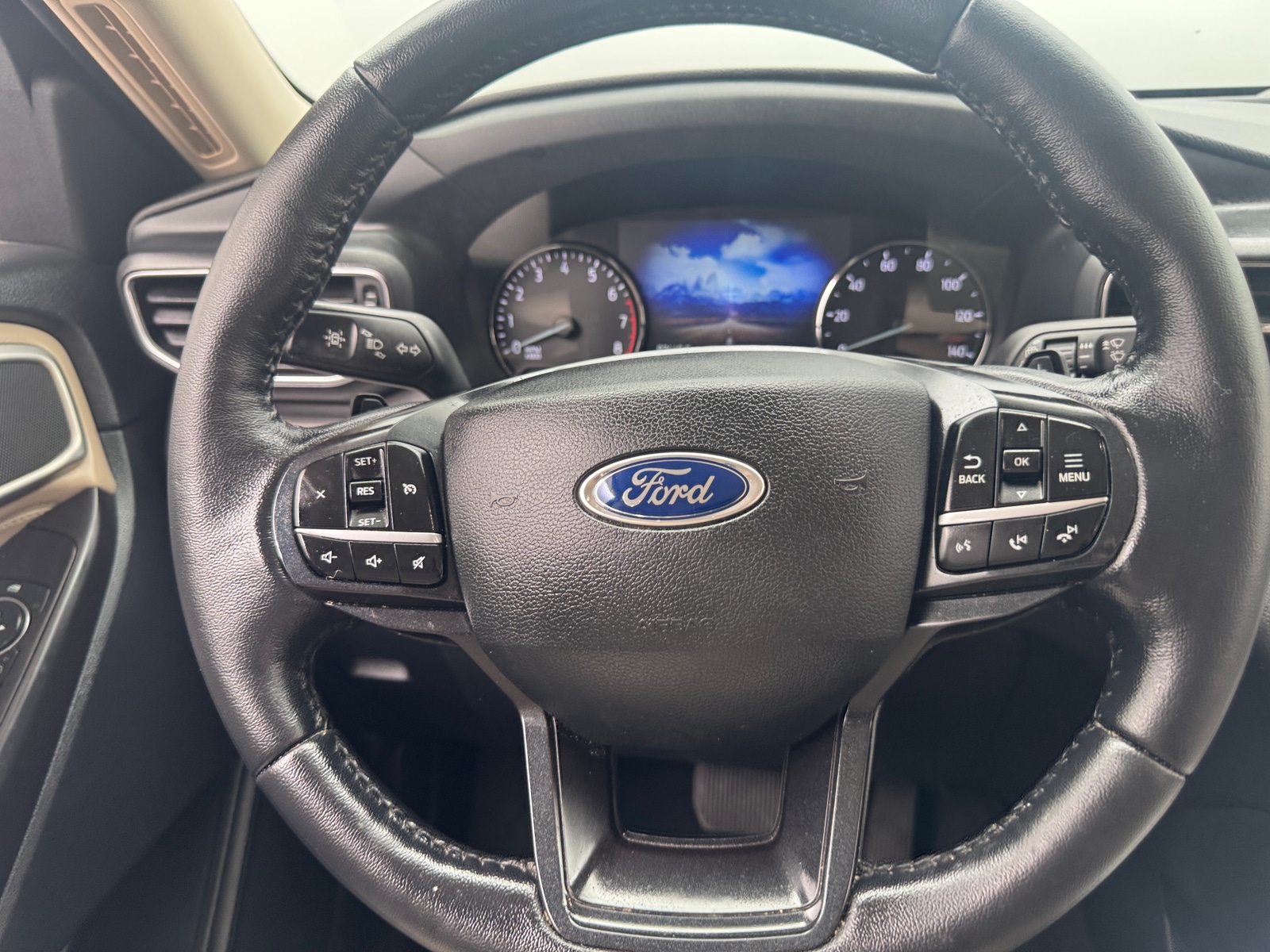 Thumbnail: 2020 Ford Explorer - 4