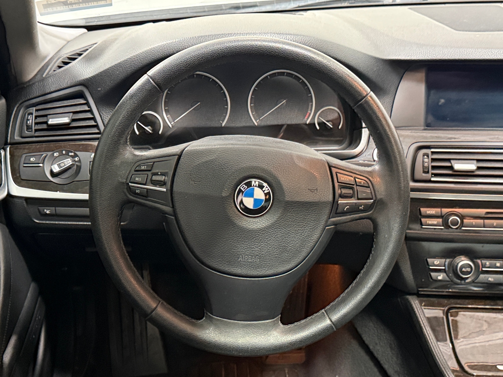 Thumbnail: 2013 BMW 5 Series - 4