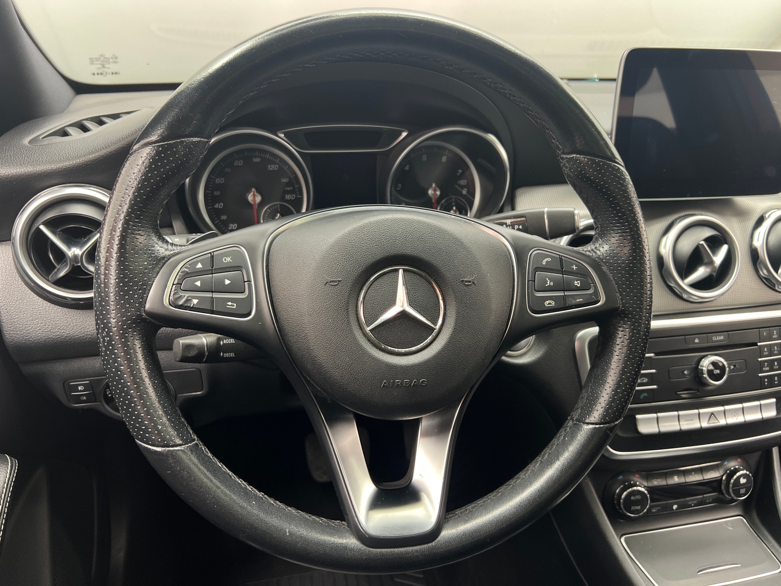 Thumbnail: 2020 Mercedes-Benz GLA - 4