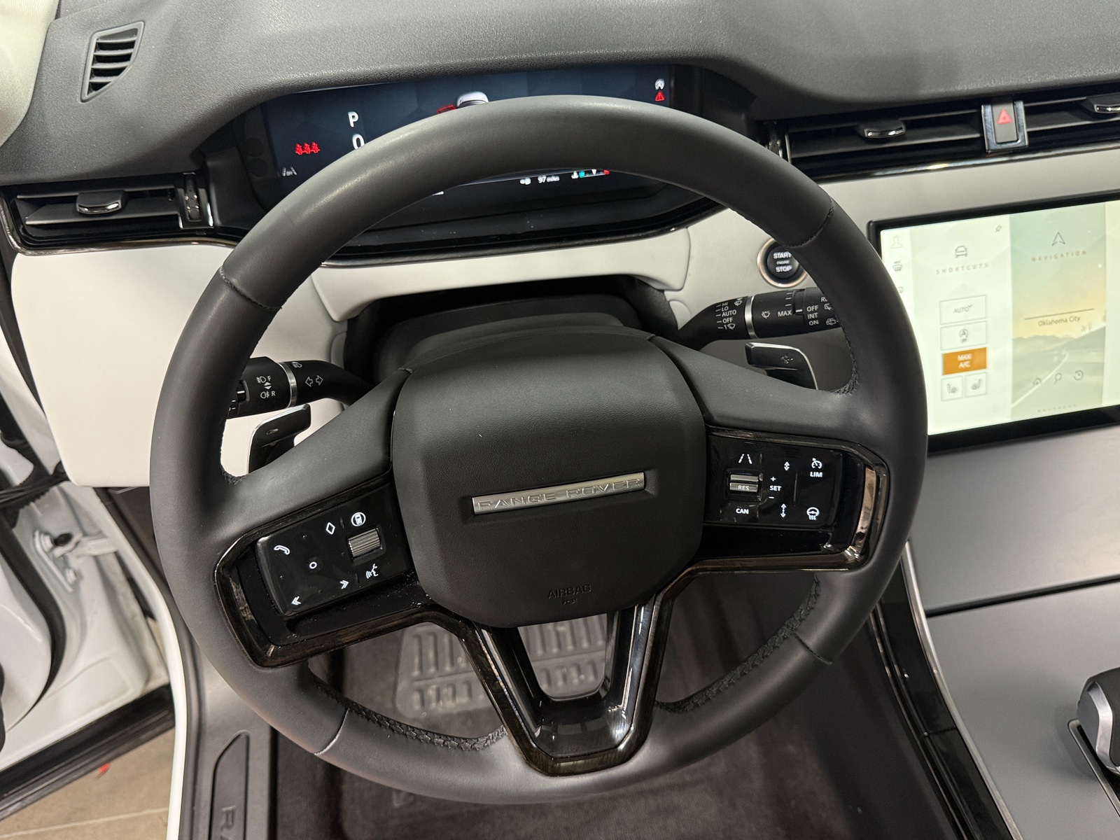 Thumbnail: 2024 Land Rover Range Rover Evoque - 4