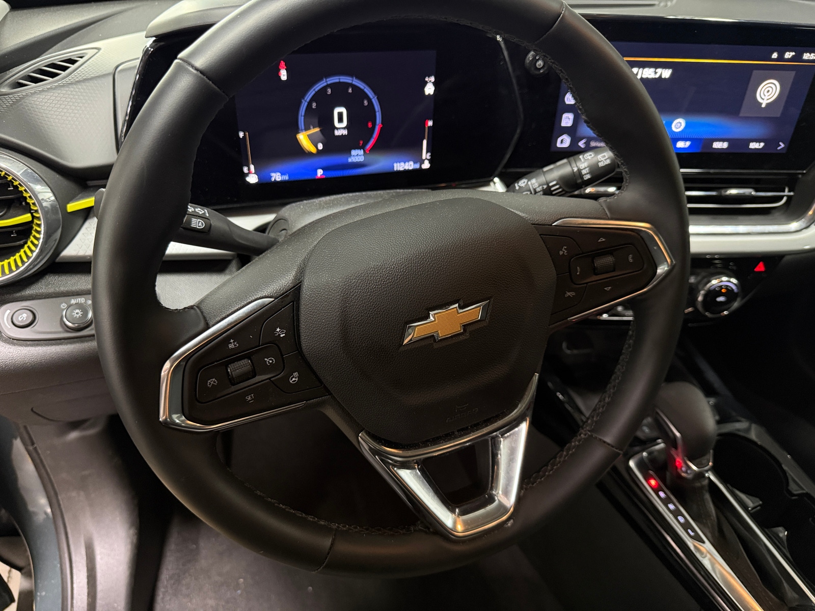 Thumbnail: 2025 Chevrolet Trax - 5