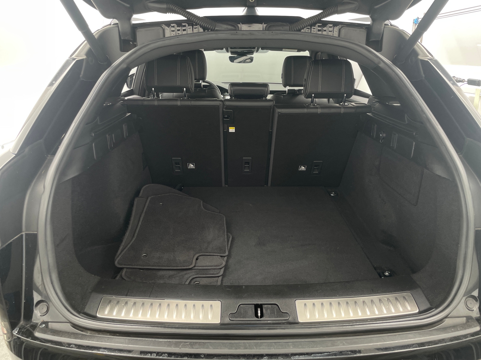 Thumbnail: 2019 Land Rover Range Rover Velar - 6