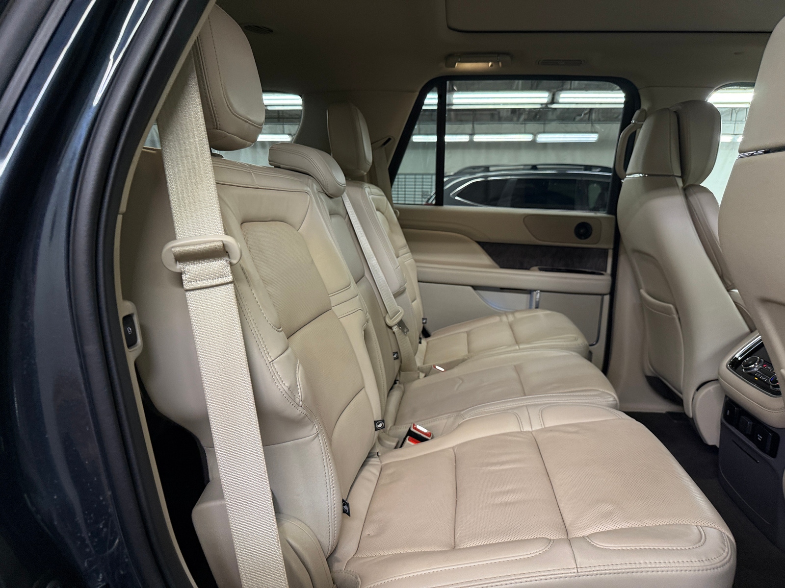 Thumbnail: 2021 Lincoln Navigator - 5