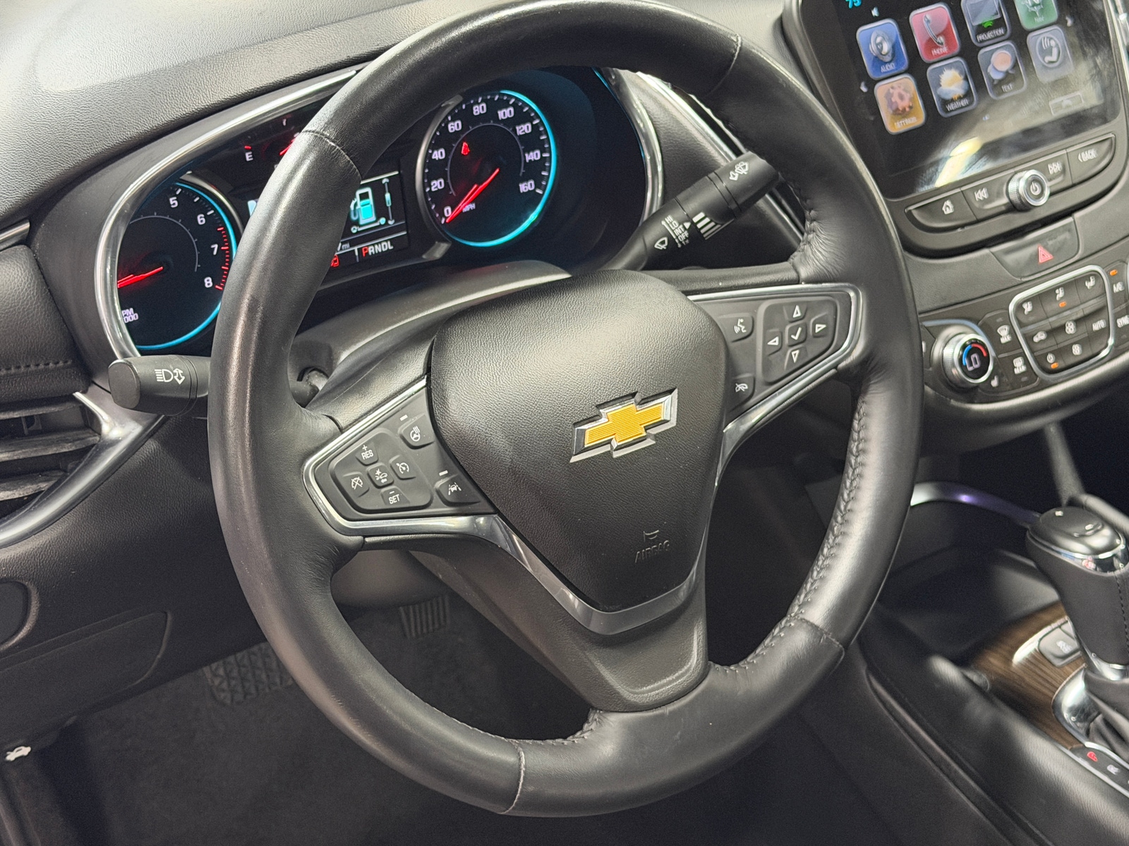Thumbnail: 2018 Chevrolet Malibu - 4